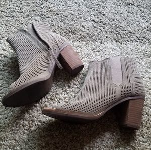 TOM ankle boots